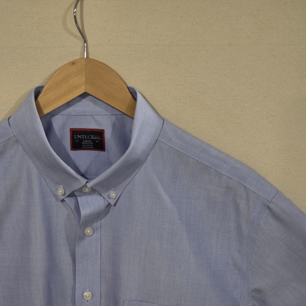 UNTUCKit Short Sleeve Wrinkle Free Button Down L